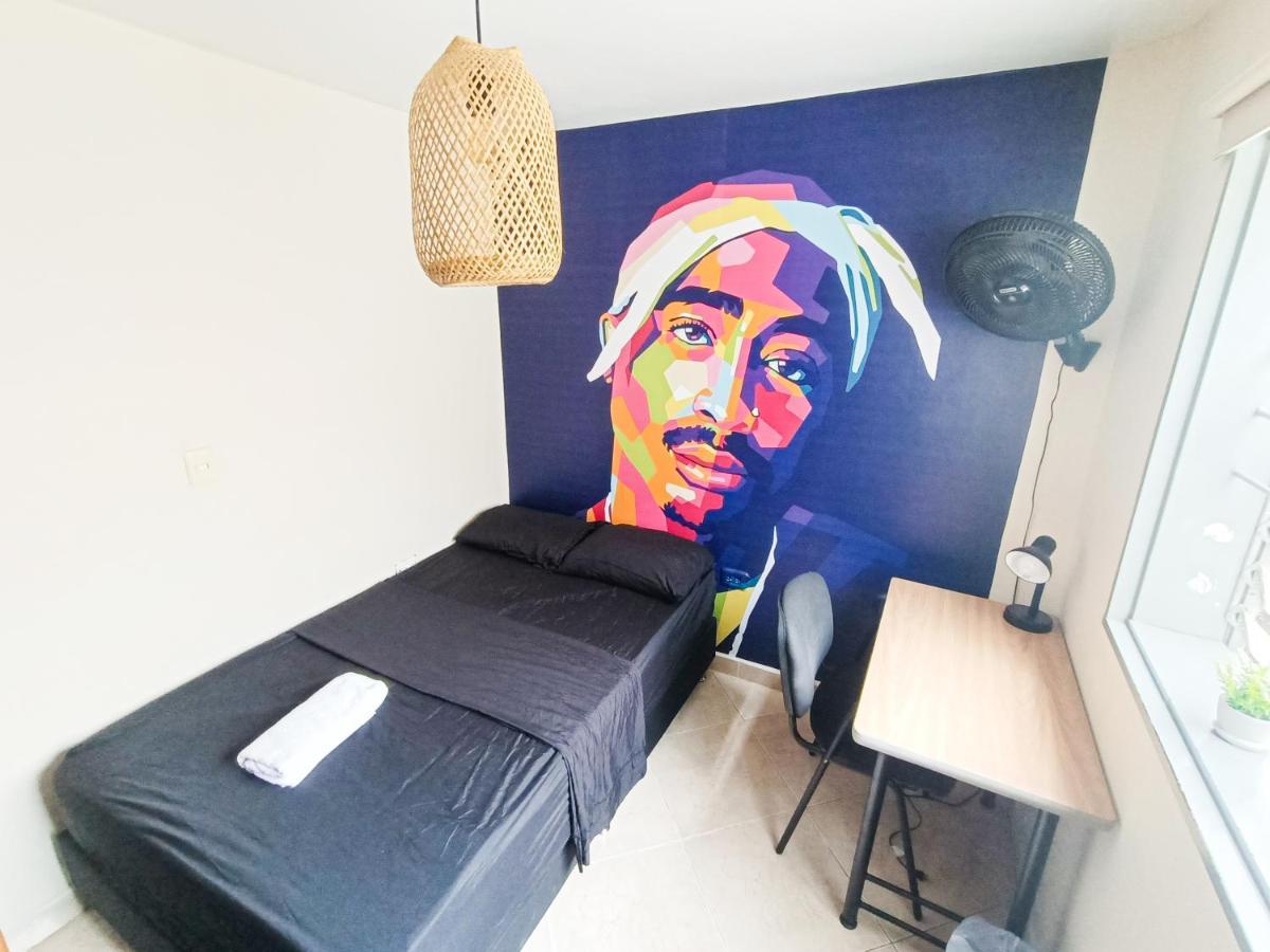 Casa Clandestina Guest House เมเดยิน ภายนอก รูปภาพ
