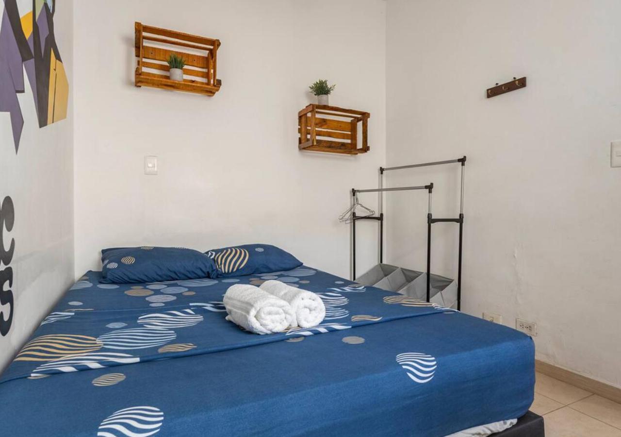 Casa Clandestina Guest House เมเดยิน ภายนอก รูปภาพ